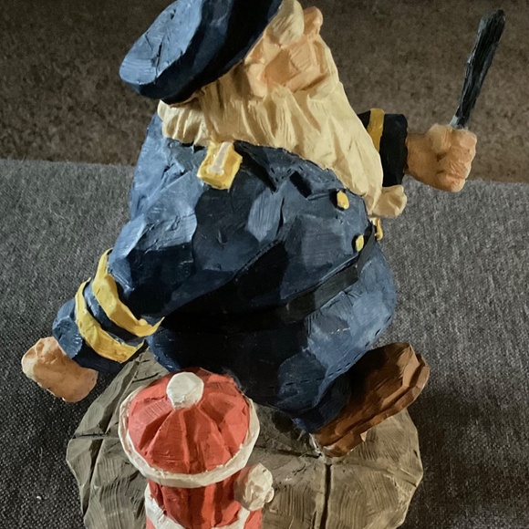 Vintage Police Santa Figurine - Picture 4 of 4